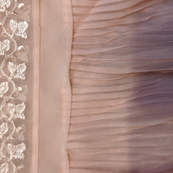 Vintage pink half slip with accordion lace hem - Picture 4 of 5